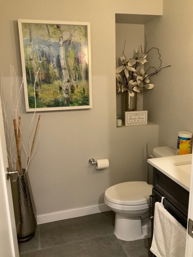 Foto del edificio - 6136 Juniper Grove St