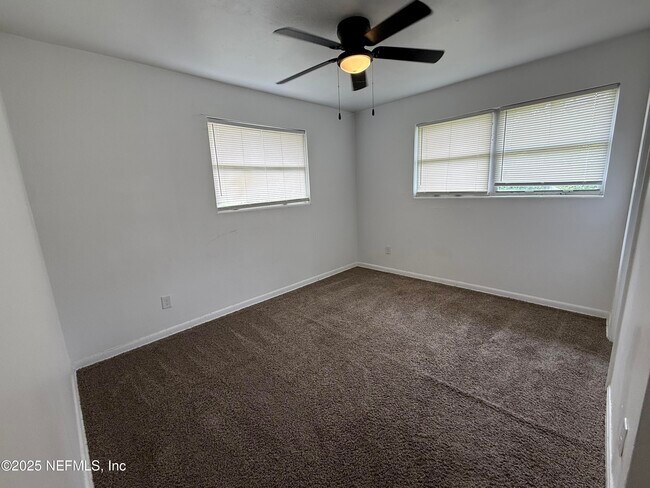 Building Photo - 1015 Busac Ave