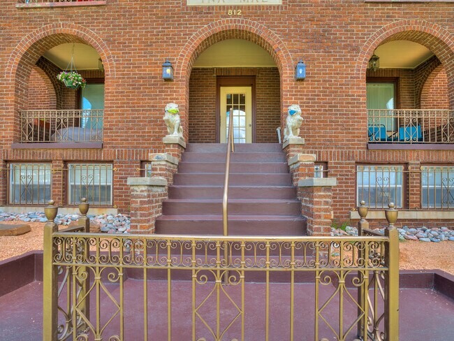 Foto del edificio - 812 N Lee Ave