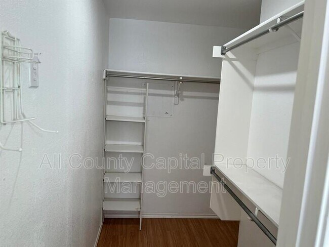 Building Photo - 15004 Antique Finish Dr