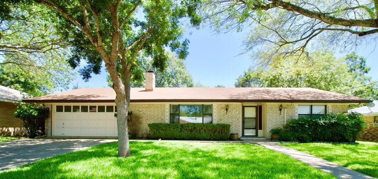 Primary Photo - 129 Crestwood Dr
