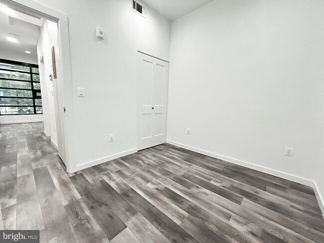 Foto del edificio - 506 H St NE
