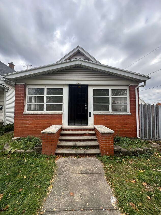 Primary Photo - North End - One Story Home!!