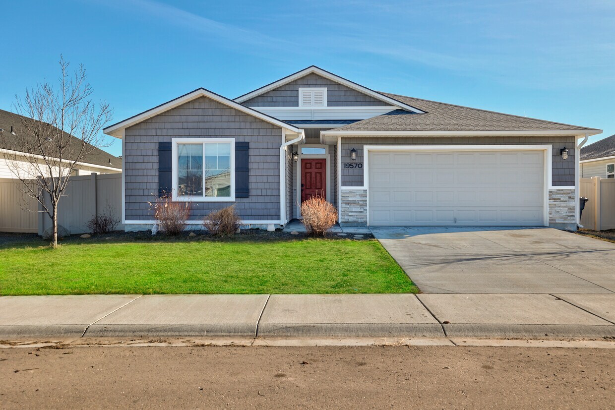 Foto principal - 19570 Nanticoke Ave