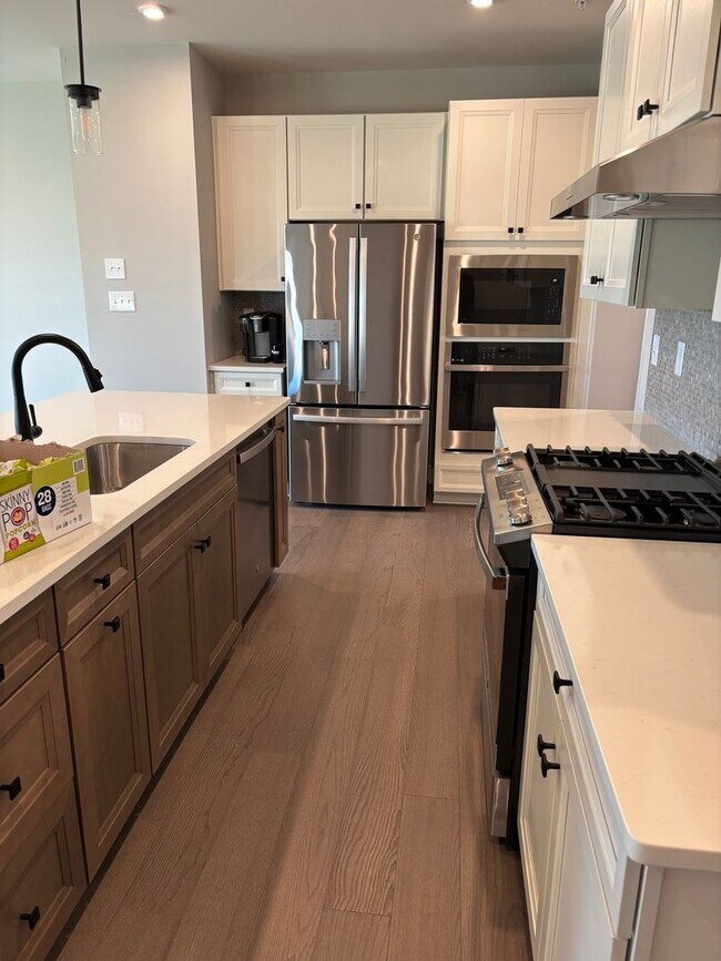 Foto del edificio - Spacious 3BR Townhome in Easton