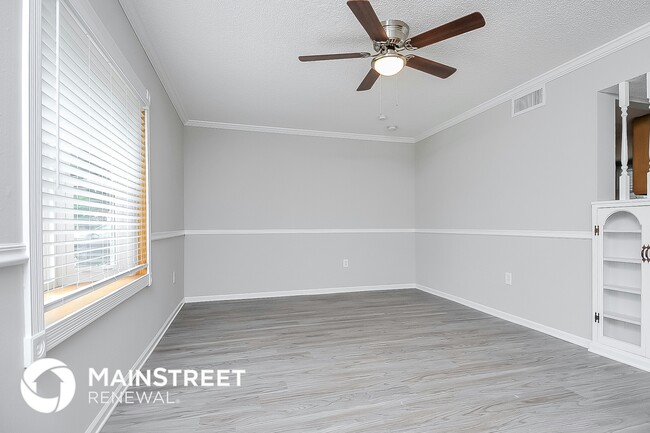 Building Photo - 2552 Bucida Dr