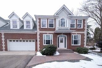 Building Photo - 3290 N Shore Dr