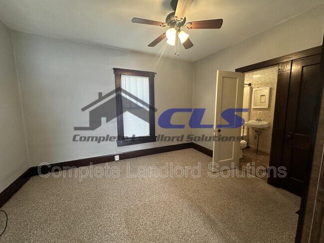 Foto del edificio - 1526 Woodley Ave