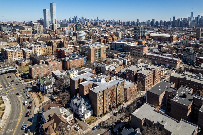 Foto aérea - Fairmount Apartments