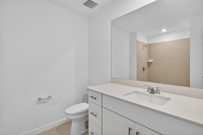 Building Photo - 19525 Fairhill Ct