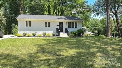 Building Photo - 2700 Ravencroft Dr