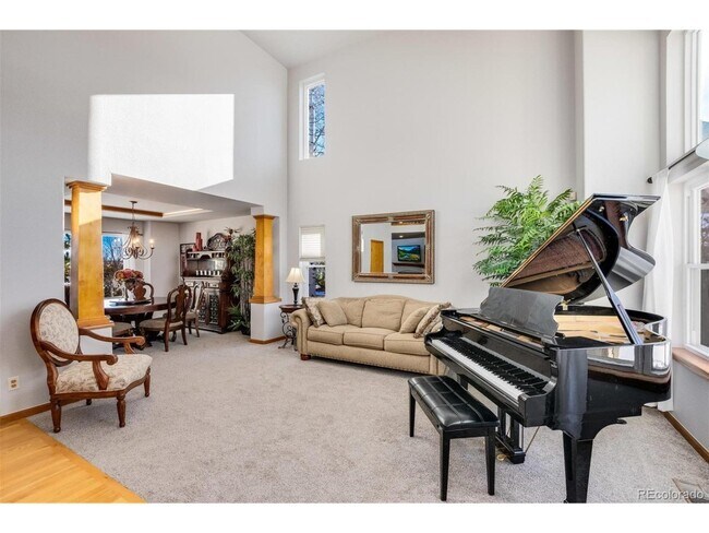 Building Photo - 15581 Flowerhill Cir