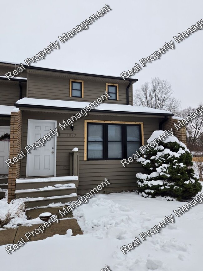 Building Photo - 1317 Lake Charles Ave