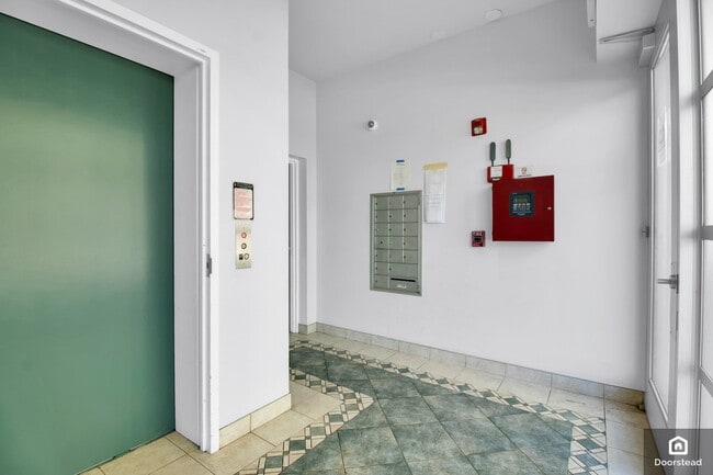 Foto del edificio - 128 Morris St Apt 9