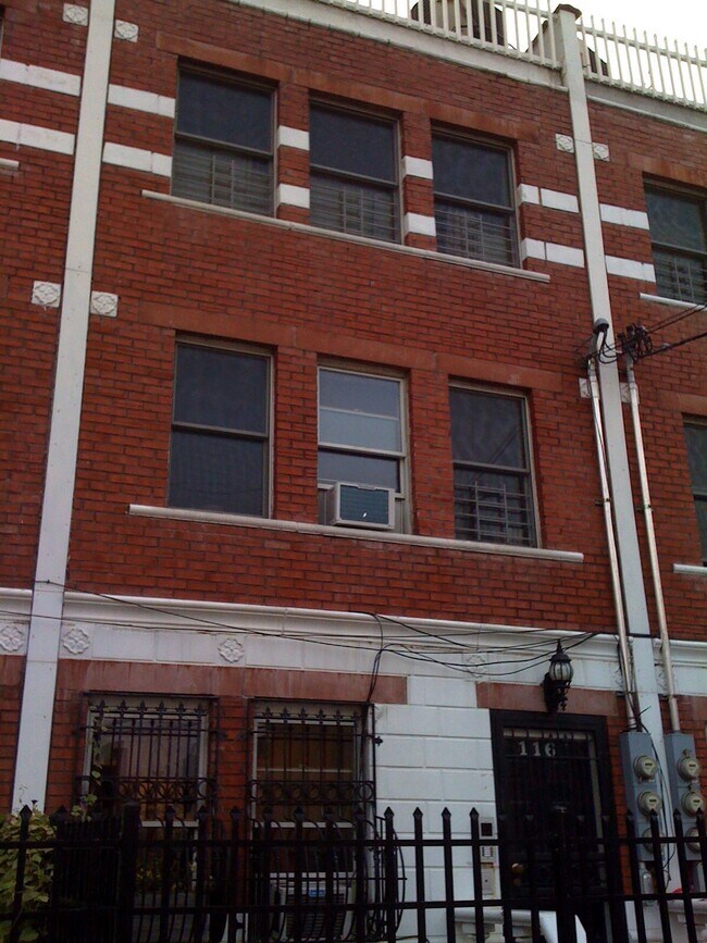 Frente - 116 Wolcott St