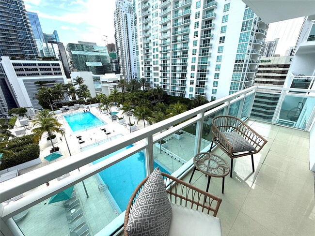 Building Photo - 950 Brickell Bay Dr
