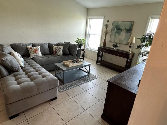 Foto del edificio - 1220 NE 12th Pl