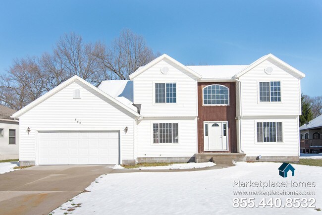 Building Photo - 540 Overbrook St