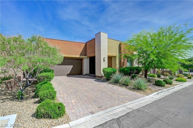 Foto del edificio - 6020 Langreo Ln