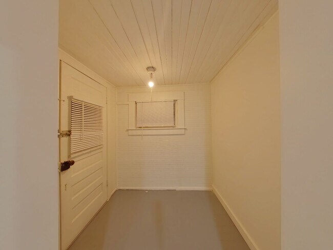 Foto del edificio - 2 bedroom single level home