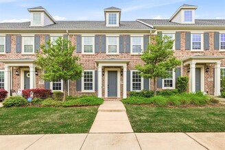 Building Photo - 1008 Marian Dr