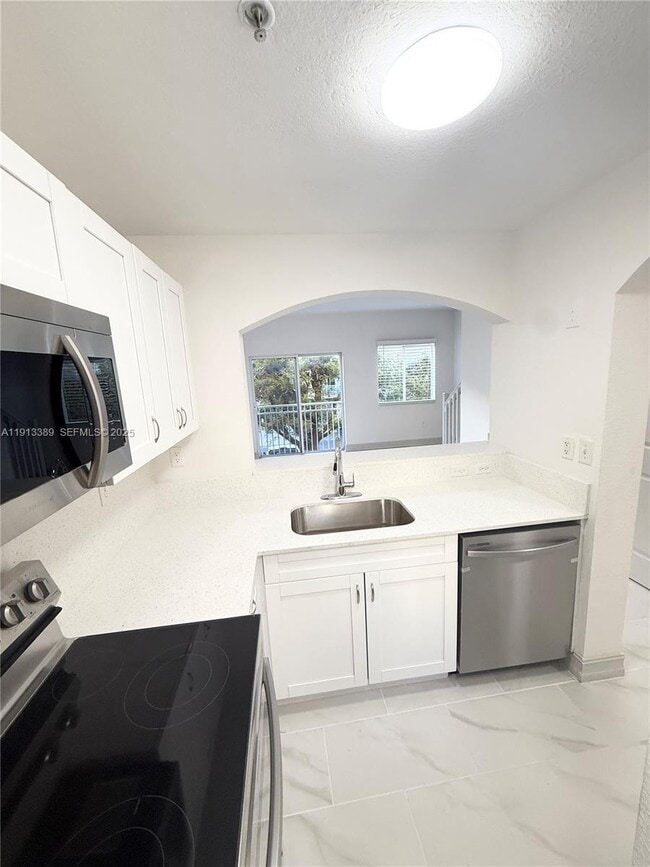 Foto del edificio - 7991 NW 8th St