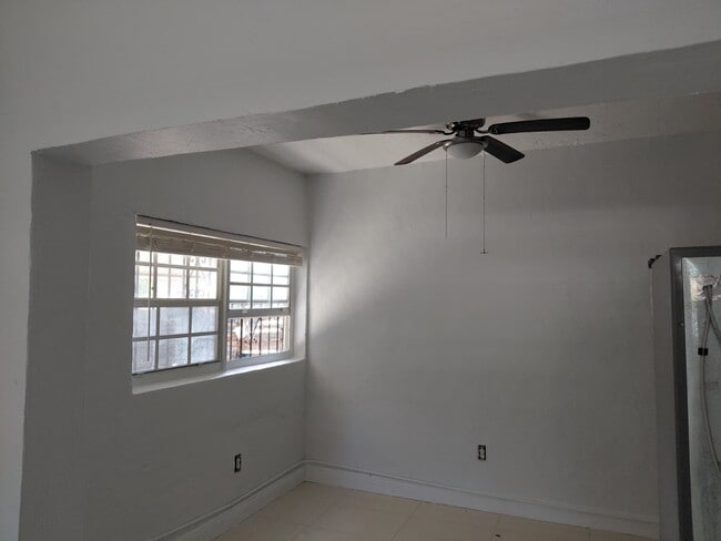 Building Photo - 5590 NW 6th Pl