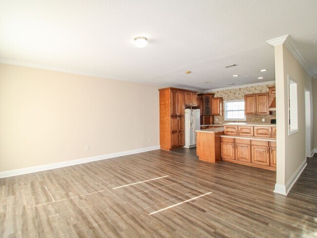 Foto del edificio - 124 Meadows Ln