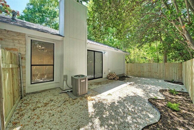 Building Photo - 12810 Tomanet Trail