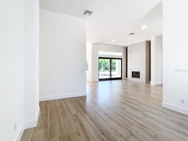 Foto del edificio - 6449 Cartmel Ln