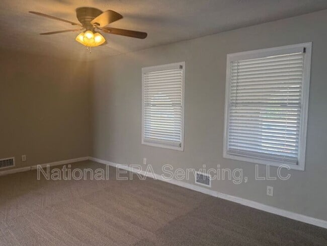 Building Photo - 103 Forest Wood Dr