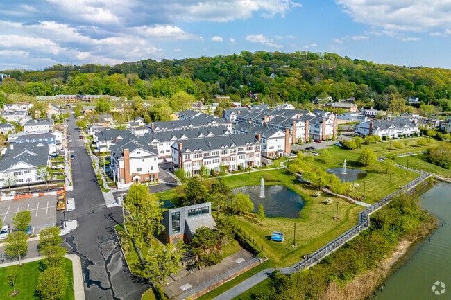 Townhomes and apartment communities sit right along the water in Roslyn.