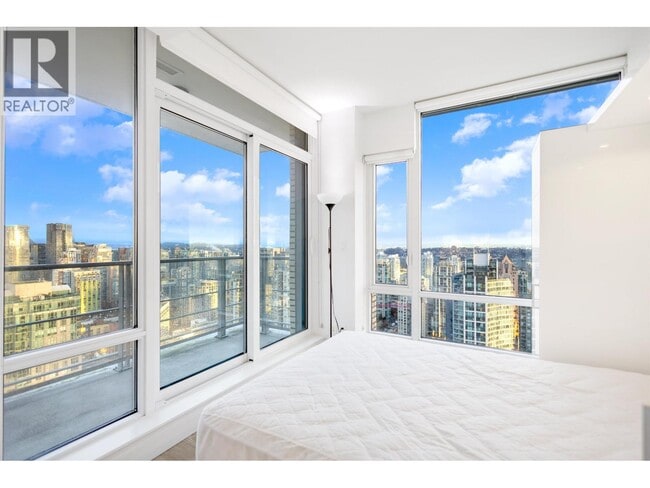 Photo du bâtiment - 1283 Howe St