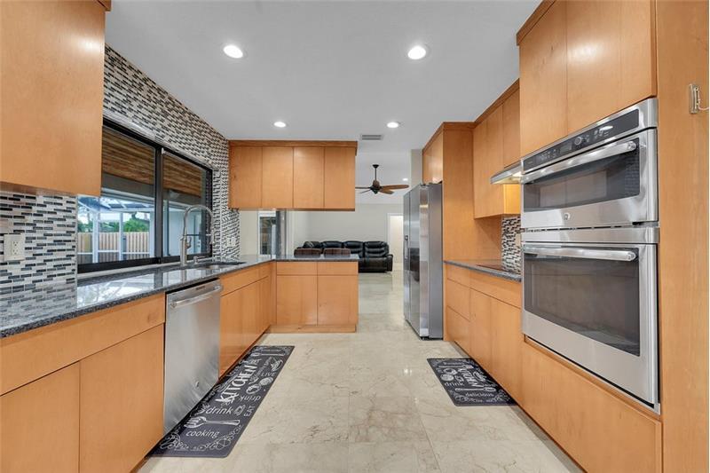 Foto principal - 614 Azure Ave
