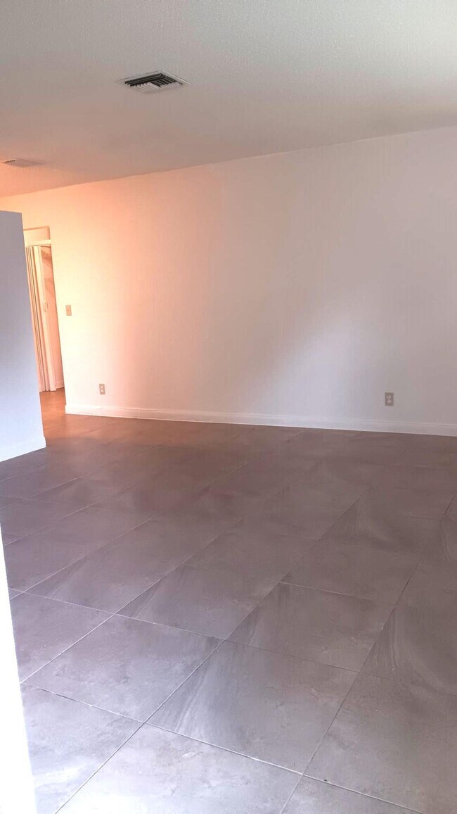 Foto del edificio - 808 7th St