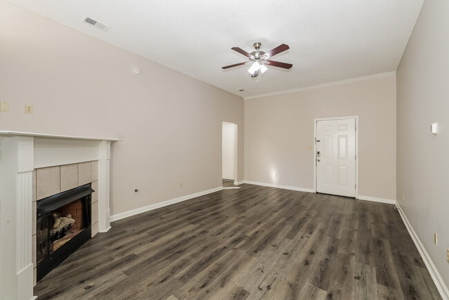 Building Photo - 8478 Regal Bend Dr