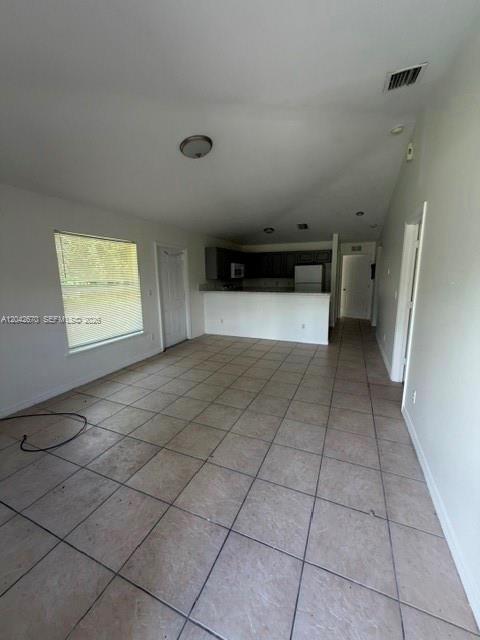 Foto del edificio - 625 Meadow Rd