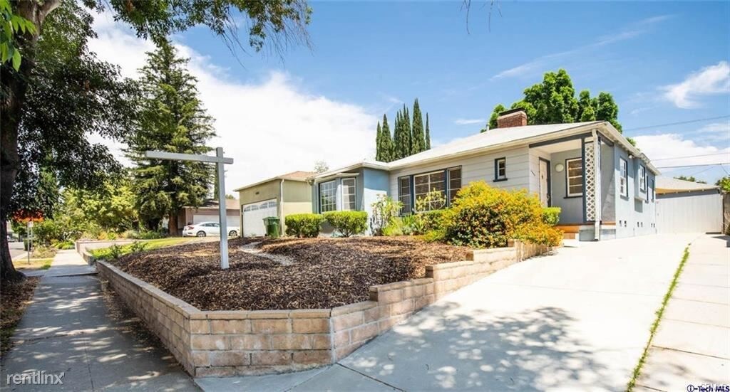 2 br, 1.5 bath House 4444 Tujunga Ave House Rental in Los Angeles