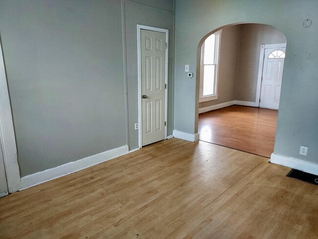 Foto del edificio - 1734 W Morris St