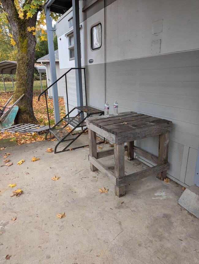 Building Photo - 249 SE 2nd St