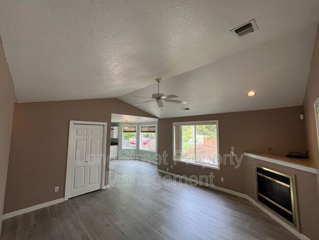 Foto del edificio - 523 SE 59th Ct