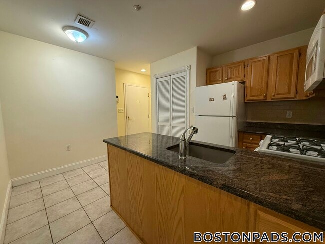 Building Photo - 90 Westland Ave