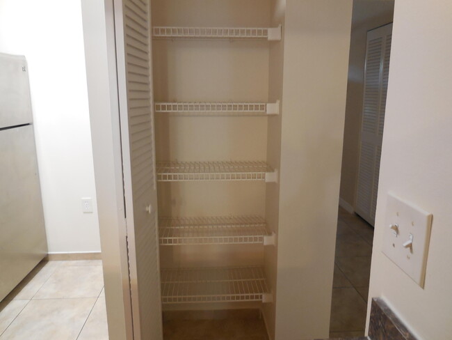 Building Photo - 20204 Glenmoor Dr