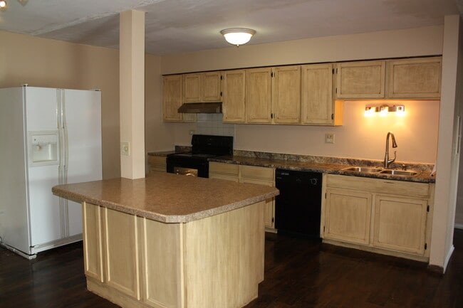 Foto del edificio - 802 E Old Willow Rd