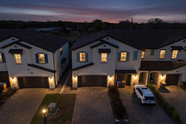 Foto del edificio - 4377 Small Creek Rd