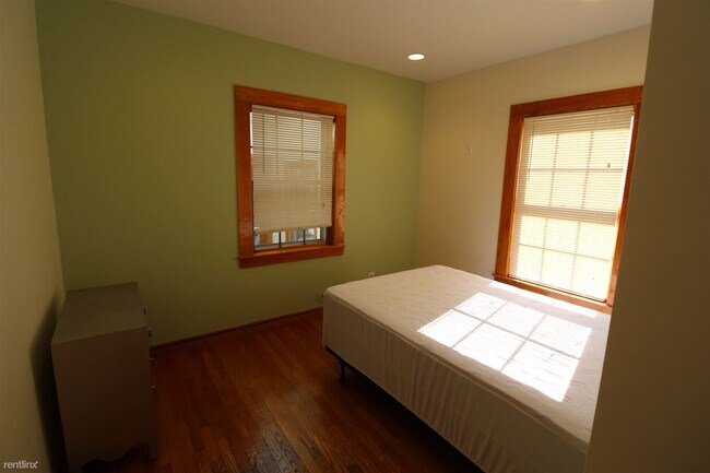 Foto del edificio - 1446 Cambridge St