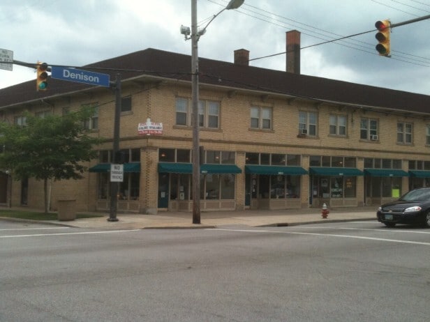 Primary Photo - 3240 W 98th St