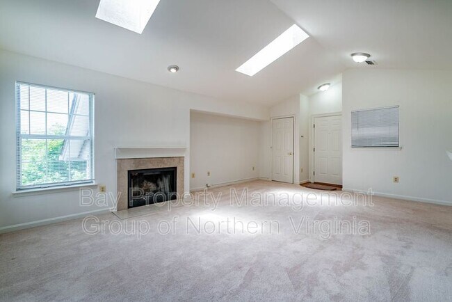 Building Photo - 5604 Willoughby Newton Dr
