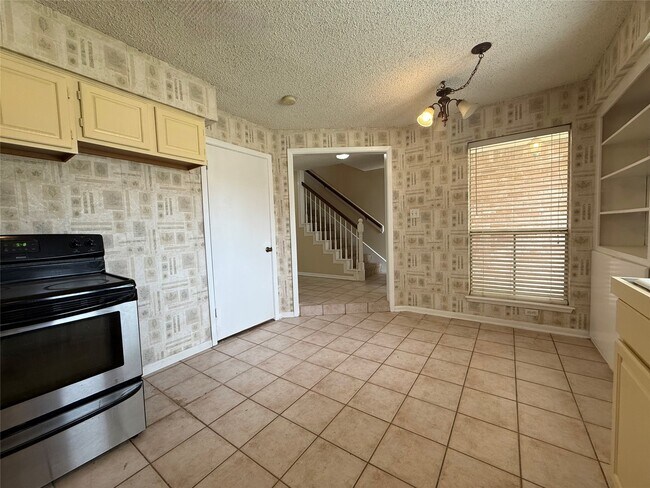 Building Photo - 17149 Beaver Springs Dr