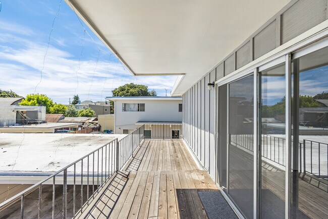 Building Photo - 2142 San Antonio Ave